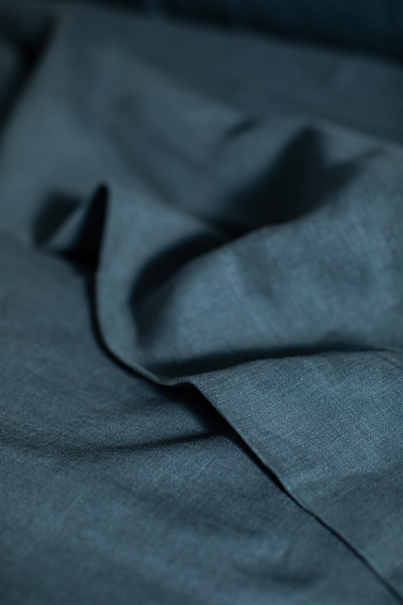 Linen fitted sheet with corners