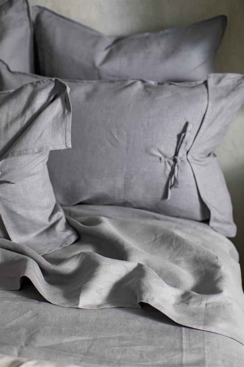 Linen fitted sheet with corners