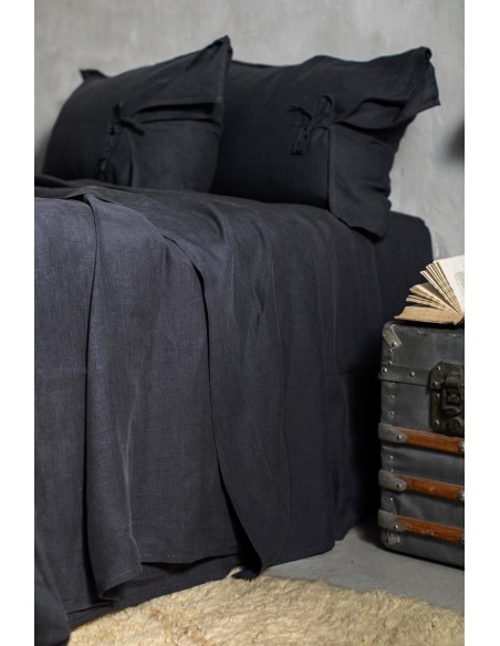 Linen fitted sheet with corners