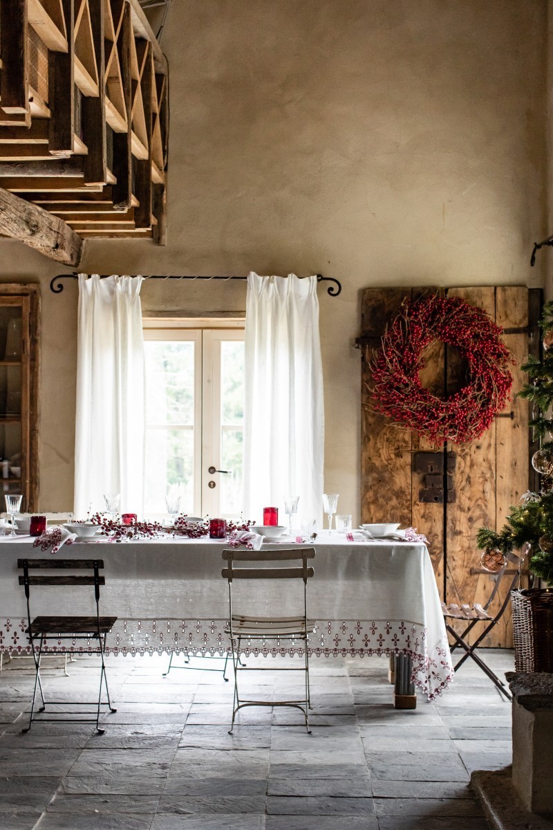 Amalfi Stain Resistant Linen Tablecloth