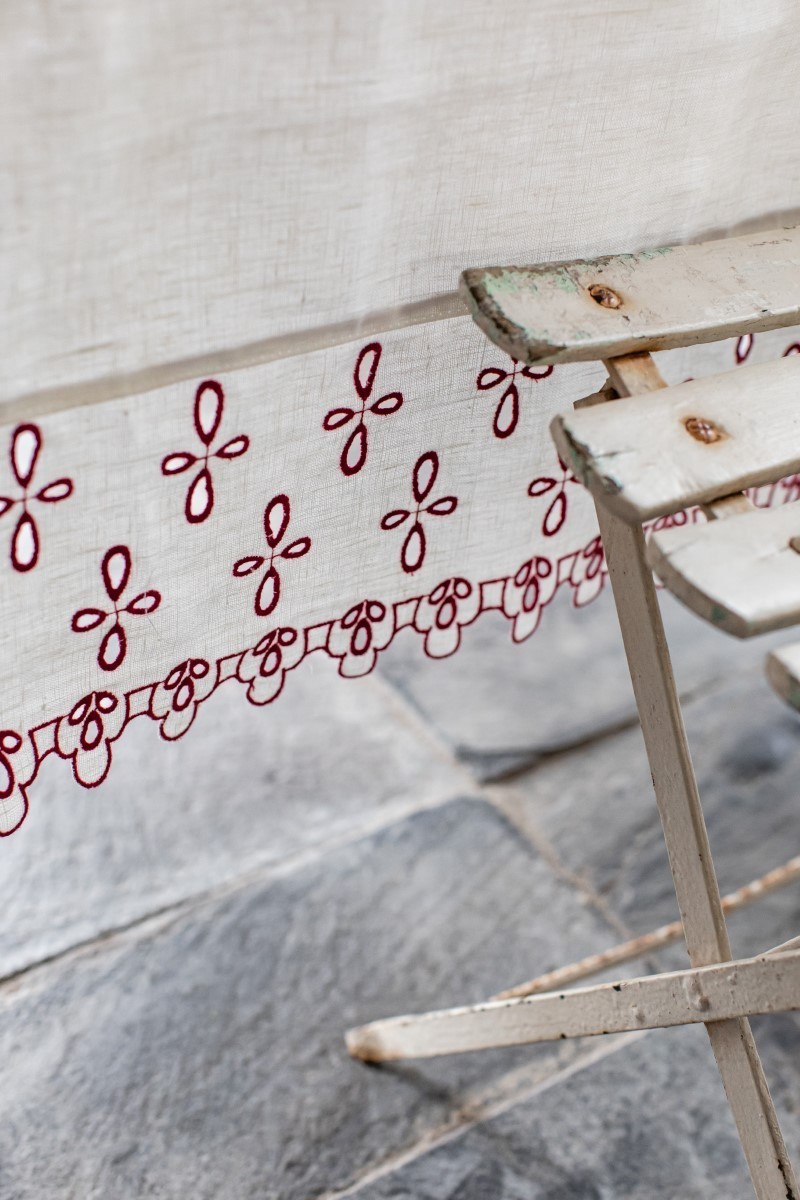 Amalfi Stain Resistant Linen Tablecloth