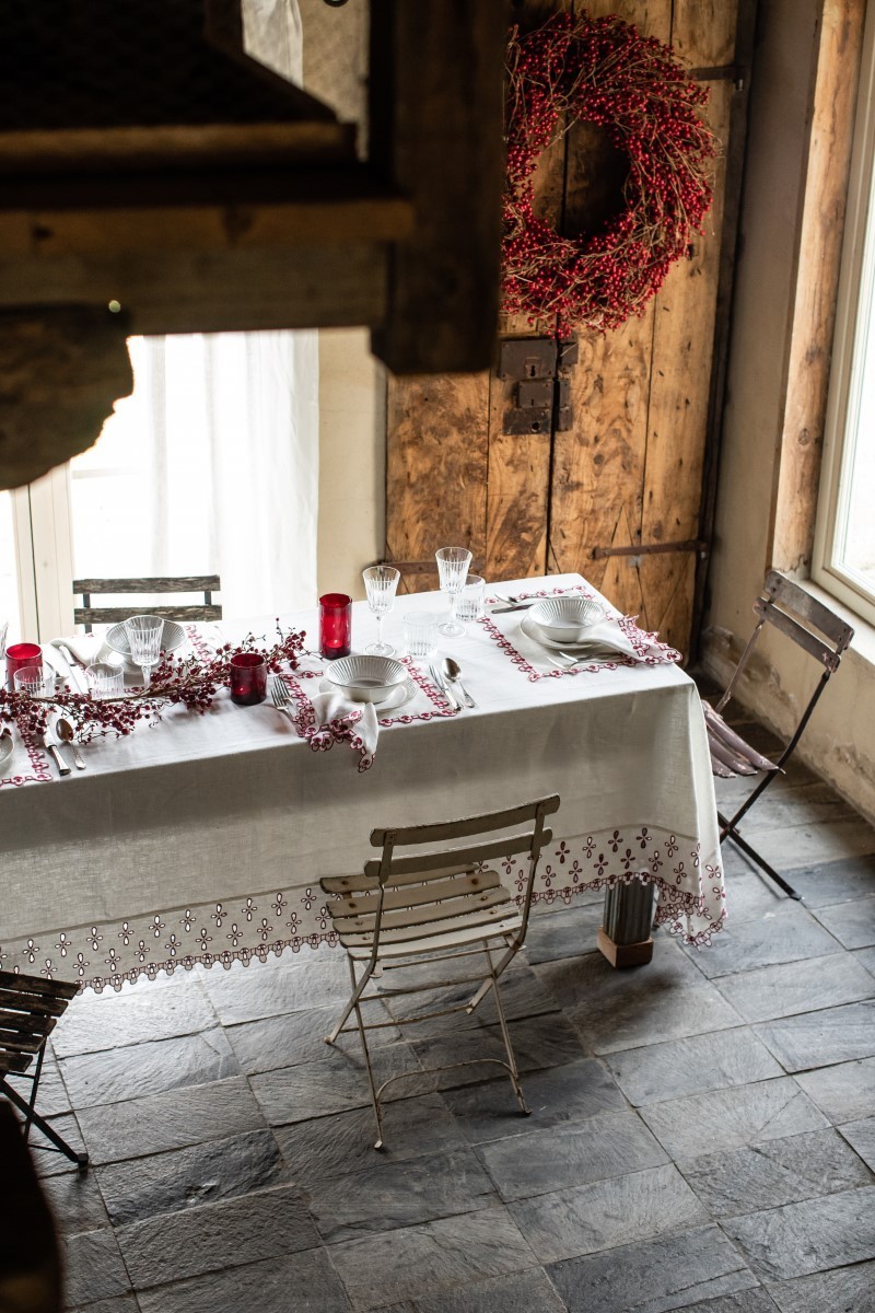 Amalfi Stain Resistant Linen Tablecloth