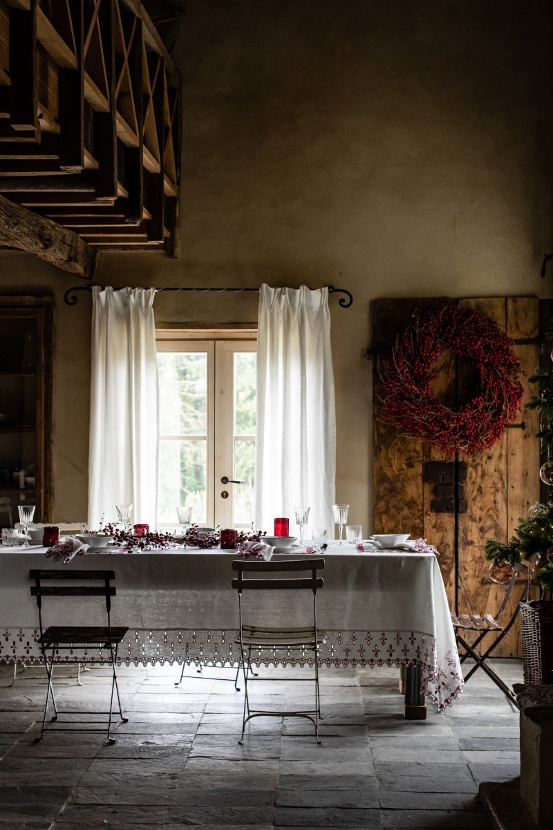 Amalfi Stain Resistant Linen Tablecloth