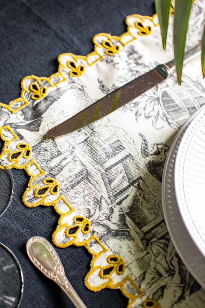 Amalfi Placemat in Stain Resistant Cotton 2