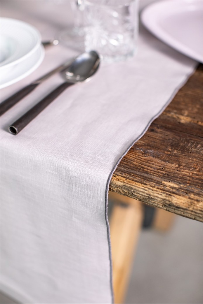 Chemin de table en lin enduit 2