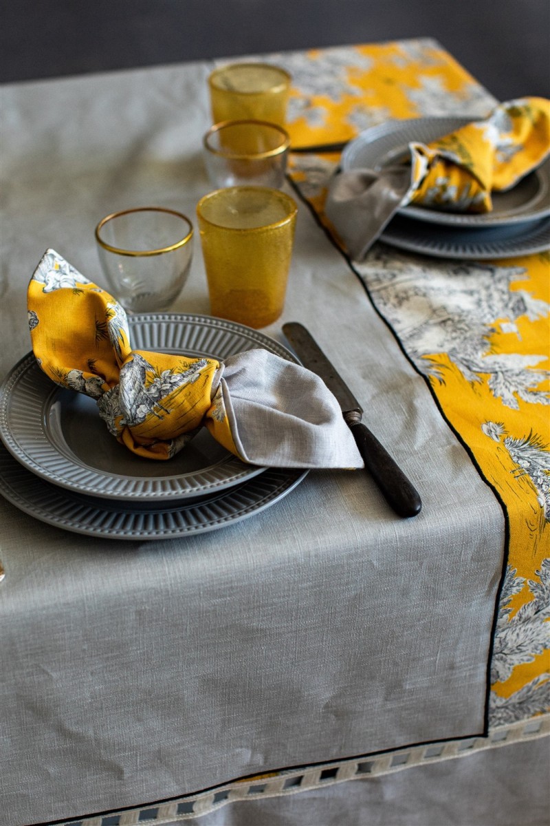 Chemin de table en lin enduit