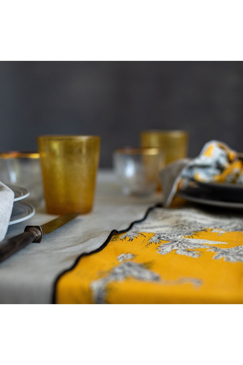 Chemin de table en lin enduit