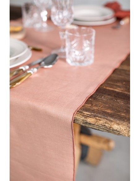 Chemin de table en lin enduit