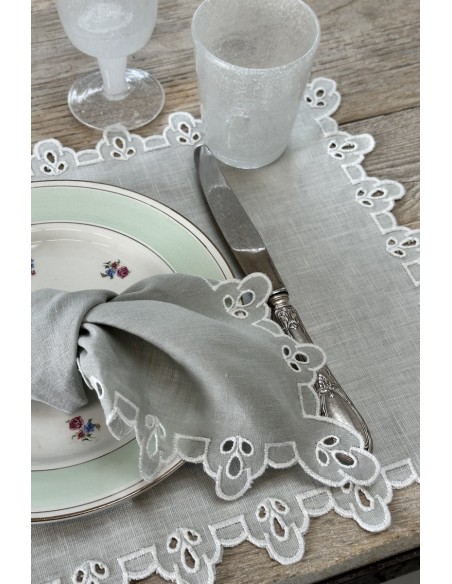 Amalfi Placemat in Stain Resistant Linen