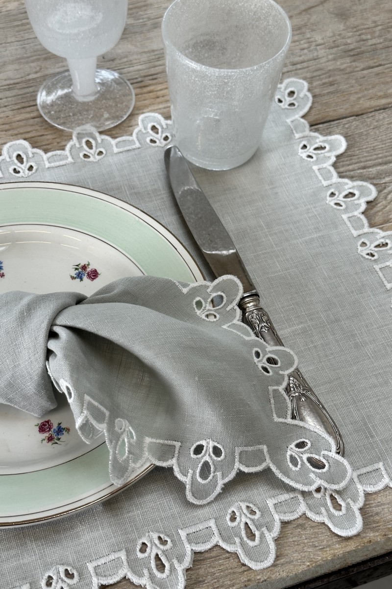 Amalfi Placemat in Stain Resistant Linen