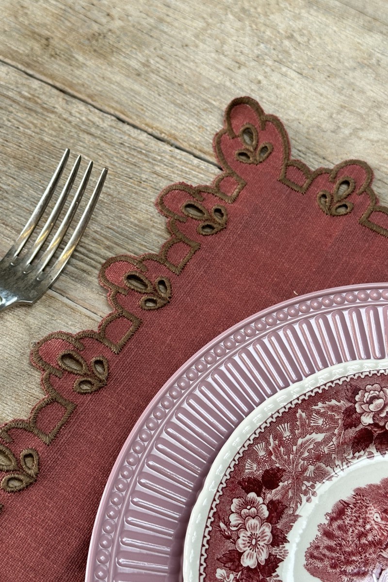 Amalfi Placemat in Stain Resistant Linen