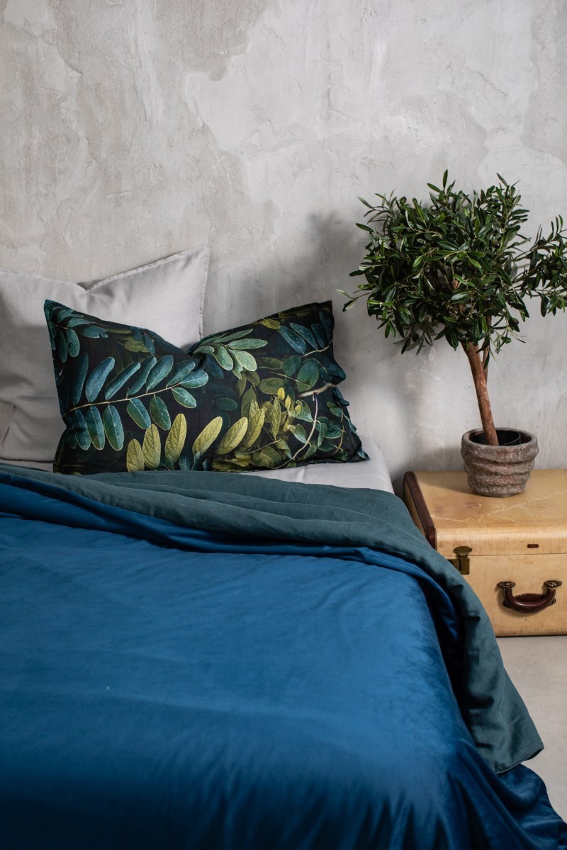 Pure Reversible Bedspread in Linen