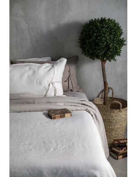 Pure Reversible Bedspread in Linen
