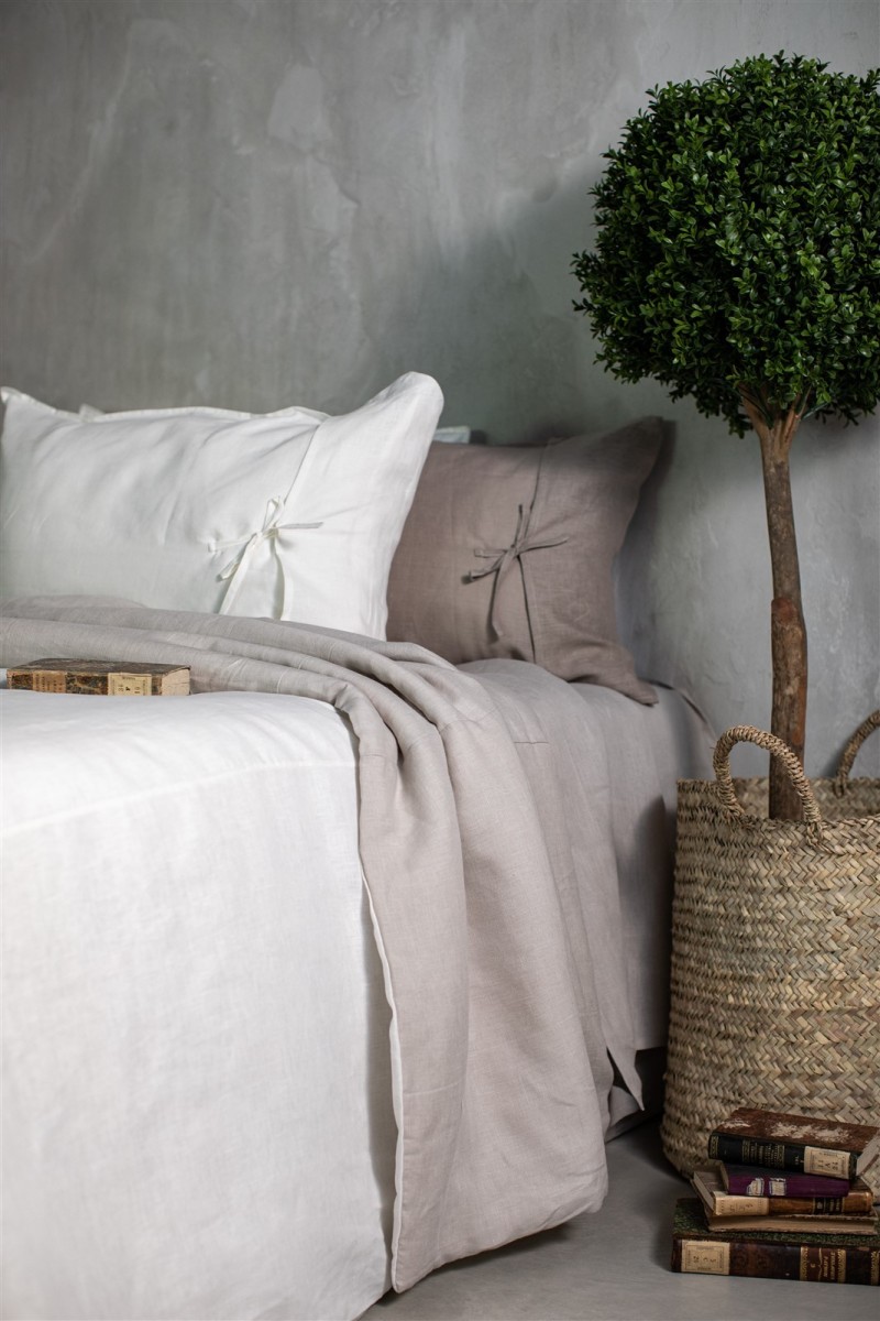 Pure Reversible Bedspread in Linen