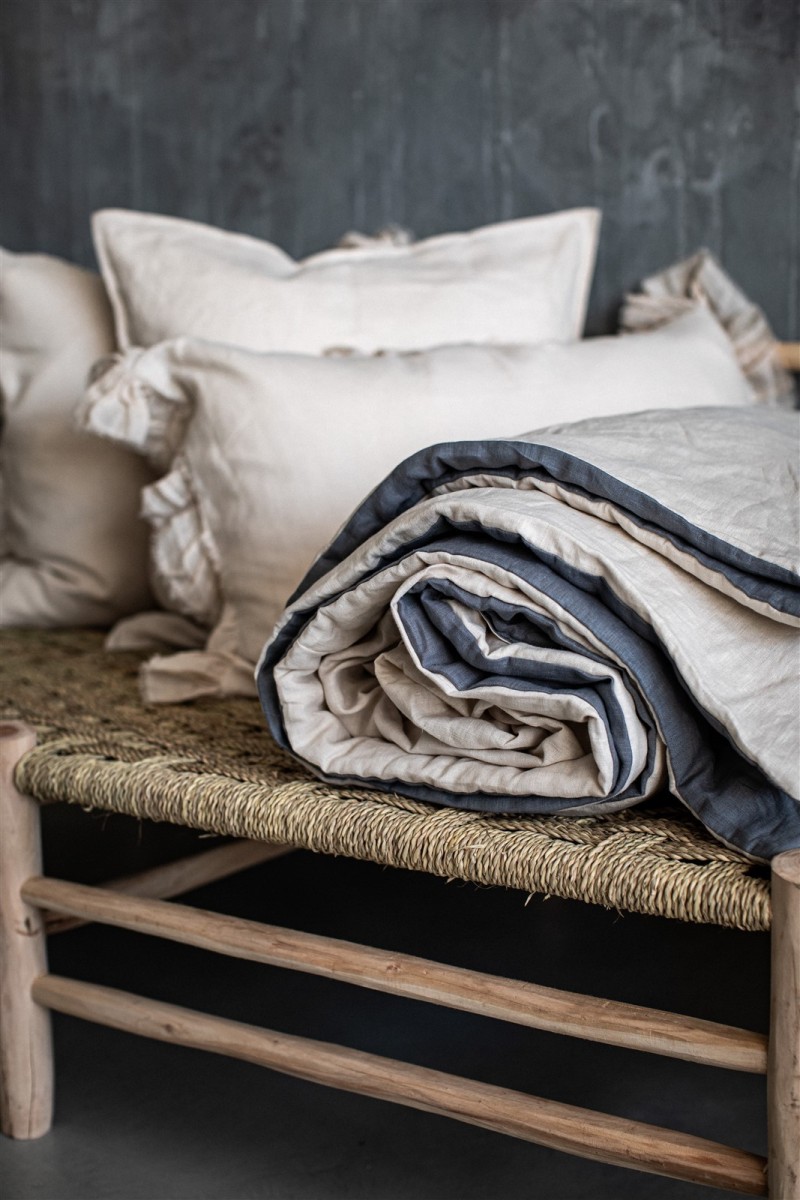 Pure Reversible Bedspread in Linen