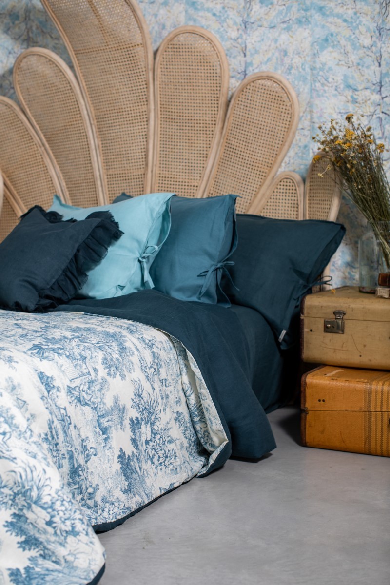 Pure Reversible Bedspread in Linen/Cotton