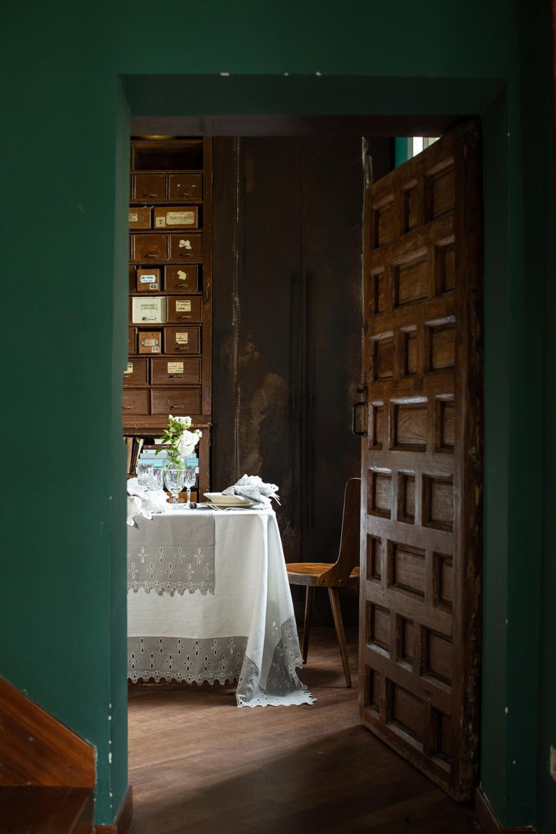 Amalfi Stain Resistant Linen Tablecloth