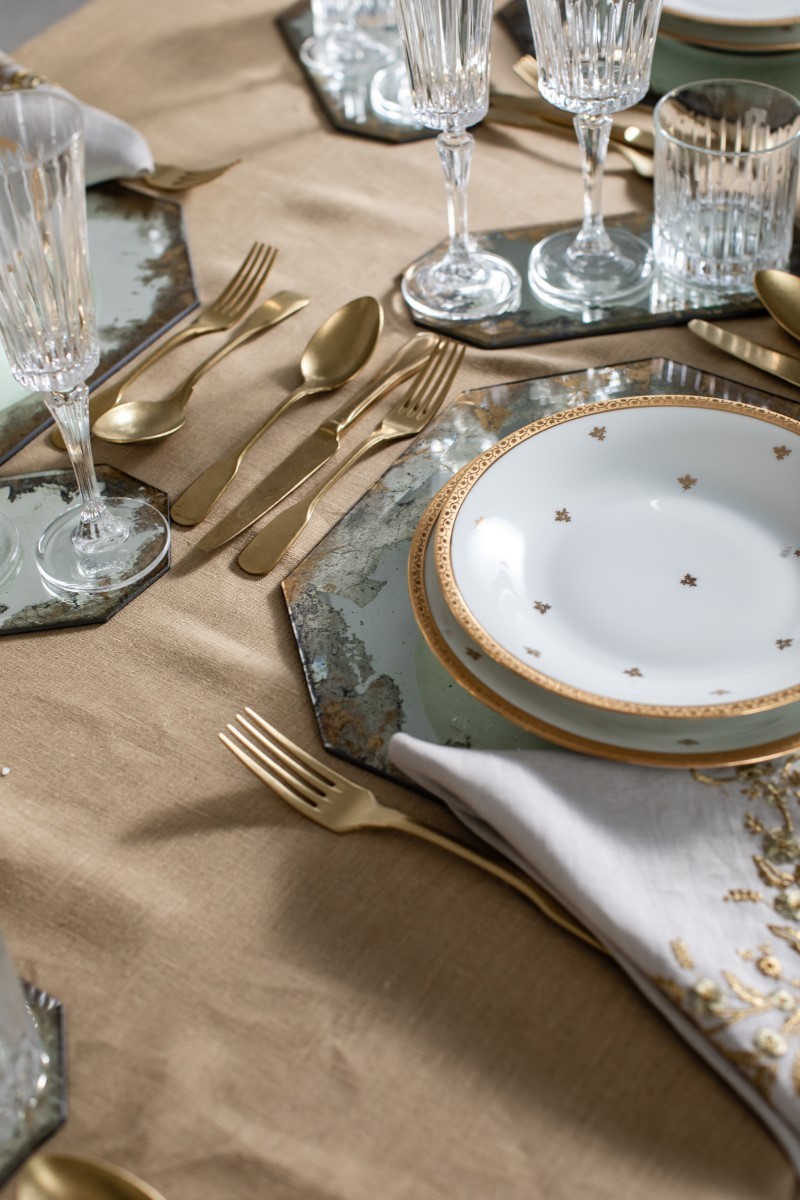 Venaria Stain Resistant Linen Tablecloth