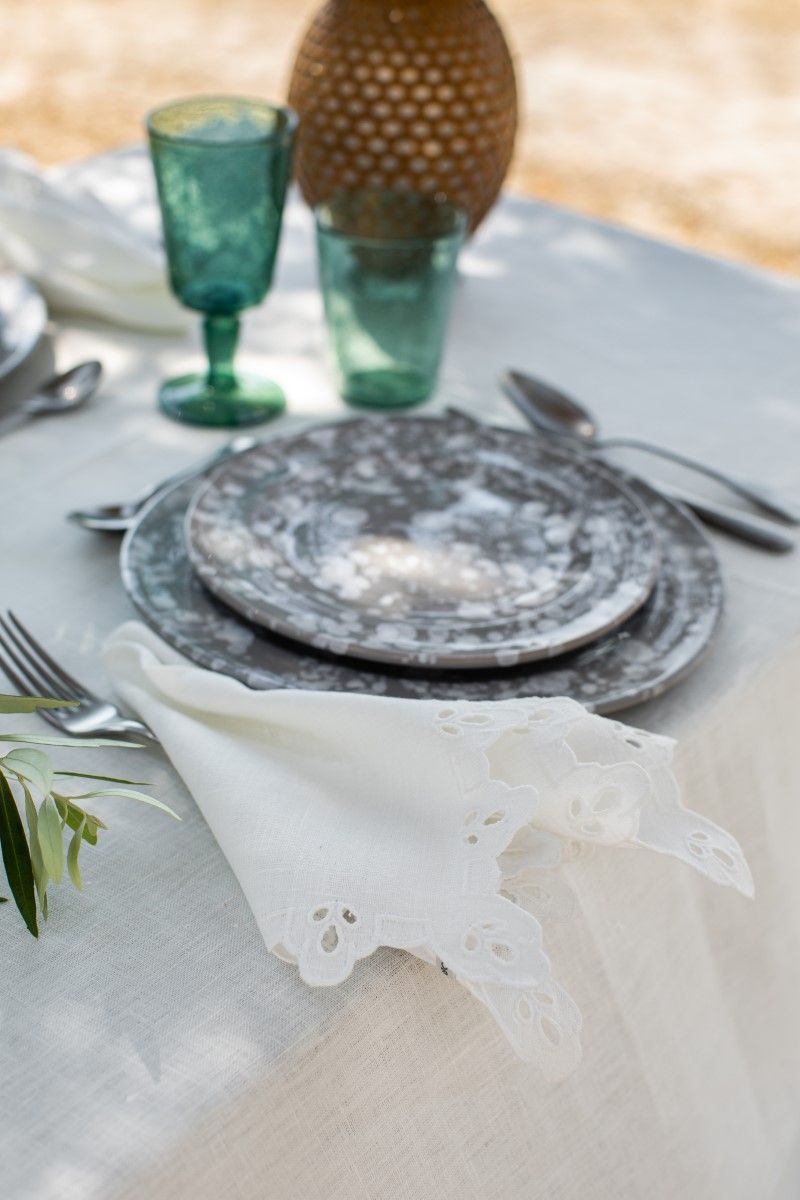 Eva Stain-Free Linen Tablecloth