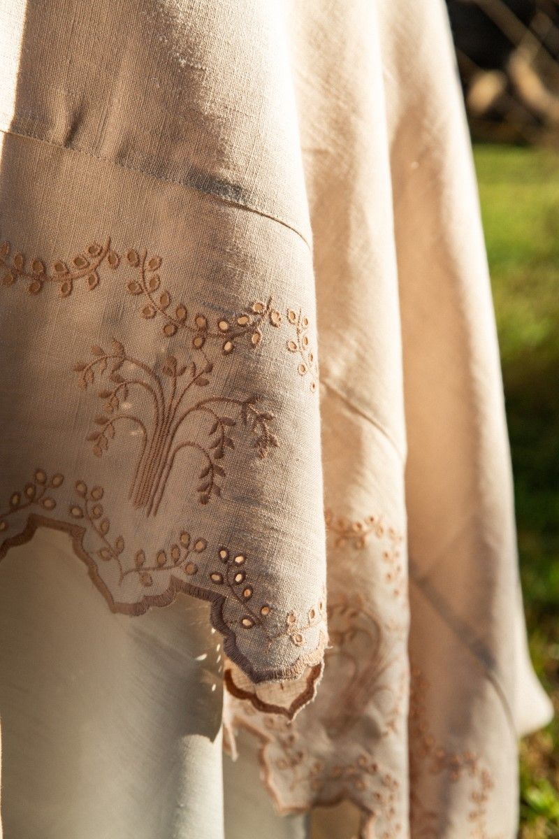 Eden Linen Tablecloth