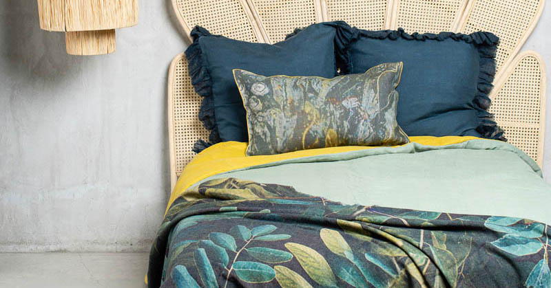 Summer linen for the bed: the freshness of linen